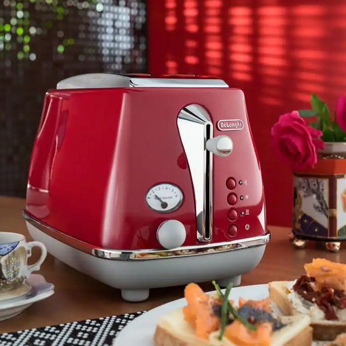 Тостер DeLonghi Icona Capitals CTOC2103.R