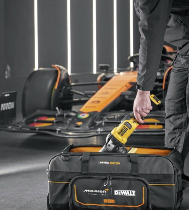 СПОРТЕН САК С КОЛЕЛА DEWALT&MCLAREN 28’