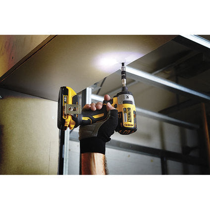 УДЪЛЖИТЕЛ С ЧУПЕЩО РАМО И 8 БИТА DEWALT DT70518T-QZ
