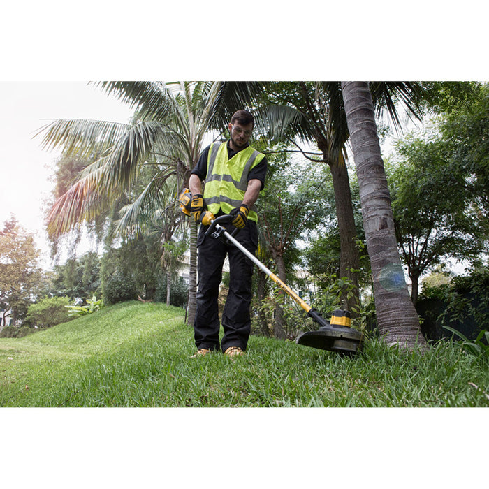 АКУМУЛАТОРЕН БЕЗЧЕТКОВ ТРИМЕР DEWALT DCM561P1-QW SET 18 V, БРОЙ БАТЕРИИ 1, 5.00 Ah, ШИРИНА НА КОСЕНЕ 33.00 см