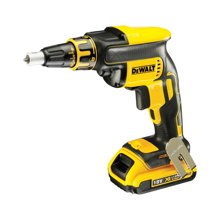 AКУМУЛАТОРЕН БЕЗЧЕТКОВ ВИНТОВЕРТ DEWALT DCF620D2K-QW 18 V, 30.00 nm, БРОЙ БАТЕРИИ 2, 2.00 Ah, КУФАР