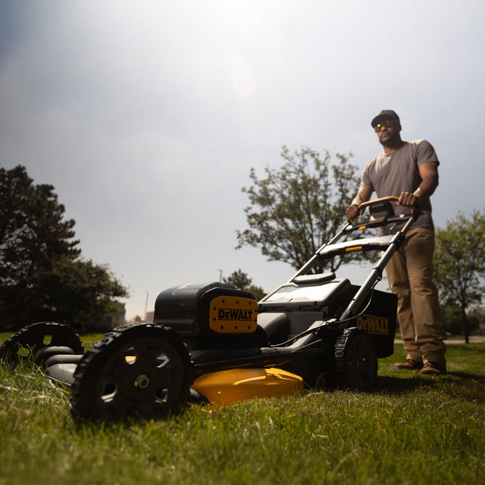 АКУМУЛАТОРНА БЕЗЧЕТКОВА КОСАЧКА DEWALT DCMWP134W2-QW 18 V, ШИРИНА НА КОСЕНЕ 53.00 см, БРОЙ БАТЕРИИ 2, 8.00 Ah