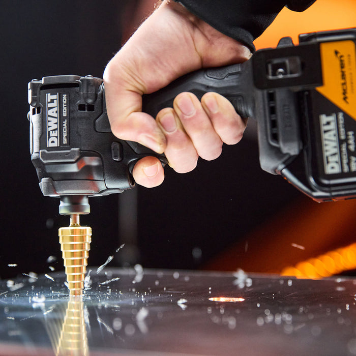 АКУМУЛАТОРЕН БЕЗЧЕТКОВ КОМПЛЕКТ DEWALT DCK2222MM2T-QW 18 V, БРОЙ БАТЕРИИ 2, 4.00 Ah, КУФАР