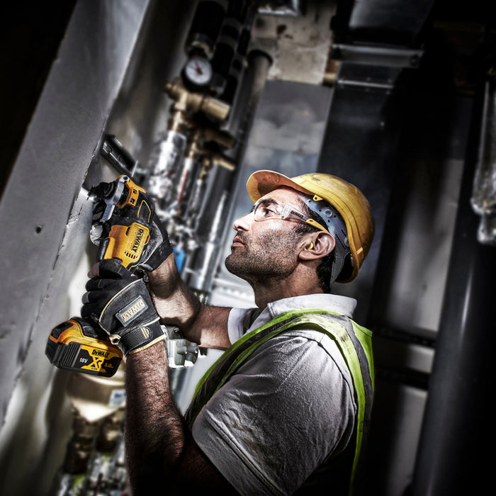АКУМУЛАТОРЕН МУЛТИФУНКЦИОНАЛЕН ИНСТРУМЕНТ DEWALT DCS356P2-QW 18 V, БРОЙ БАТЕРИИ 2, 5.00 Ah, КУФАР