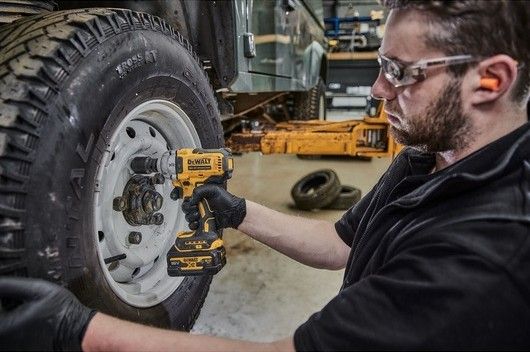 Акумулаторен ударен гайковерт DeWALT - DCF891N, 18 V, без батерия и зарядно