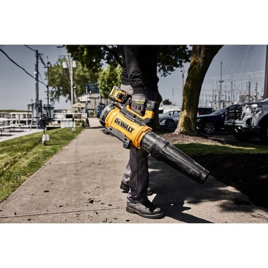 DeWALT DCMBL777N-XJ духалка за листа 54 V 258 км/ч