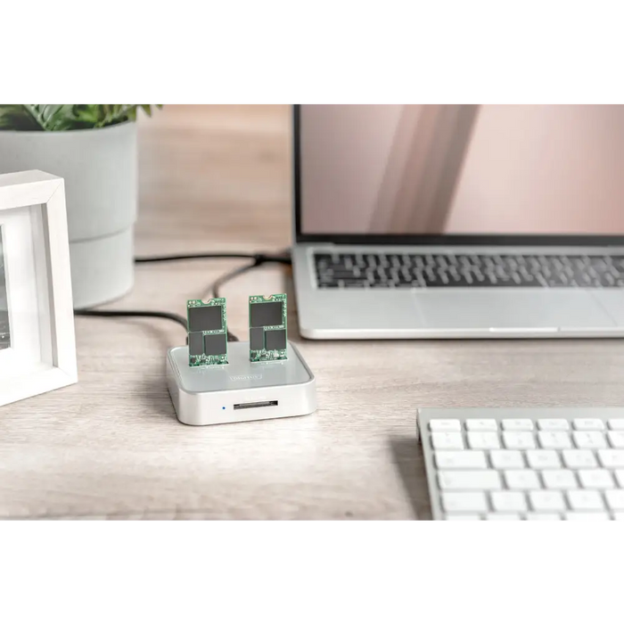 Digitus M.2 NVMe + M.2 SATA SSD докинг станция с SD Express