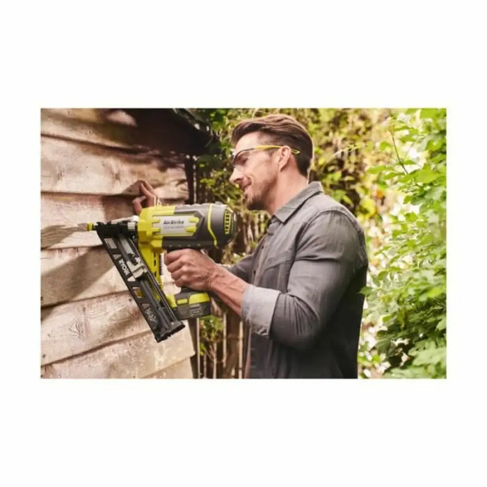 Дрелка Ryobi R15GN18-0 18 V