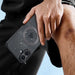 Dux Ducis Aimo Mag Case с MagSafe за iPhone 16 - черен