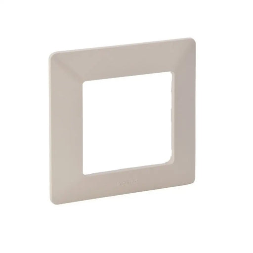 ЕДИНИЧНА РАМКА VALENA LIFE LEGRAND - КРЕМ