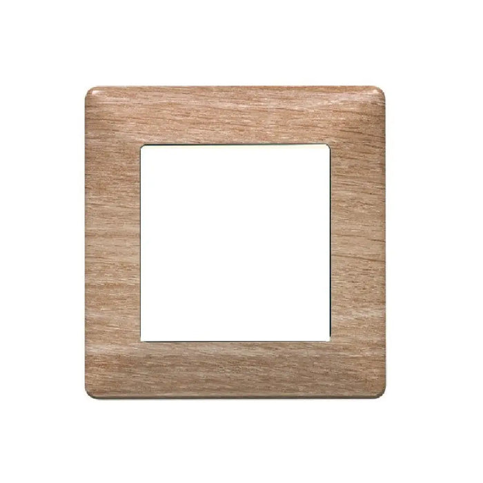 ЕДИНИЧНА РАМКА VALENA LIFE LEGRAND - СВЕТЛО ДЪРВО