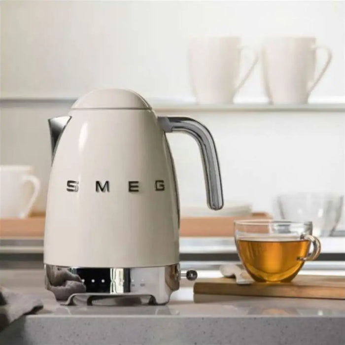 Ел.кана SMEG KLF04CREU 2400 W 1.7 L Кремава