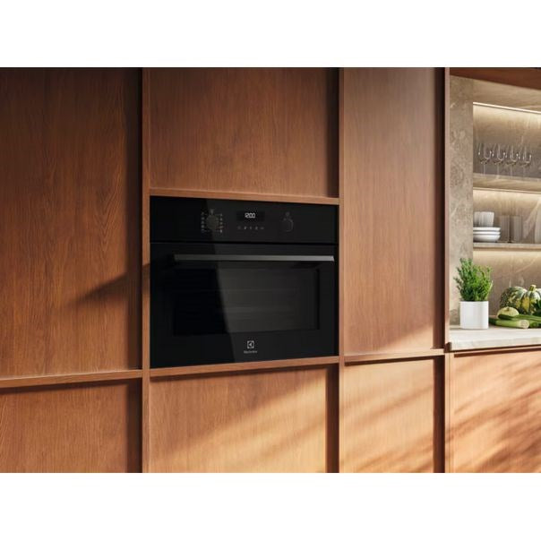Микровълнова фурна Electrolux LVM6E46Z