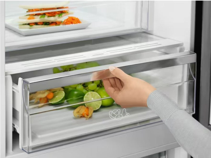 Хладилник-фризер ELECTROLUX LNT7ME36K2