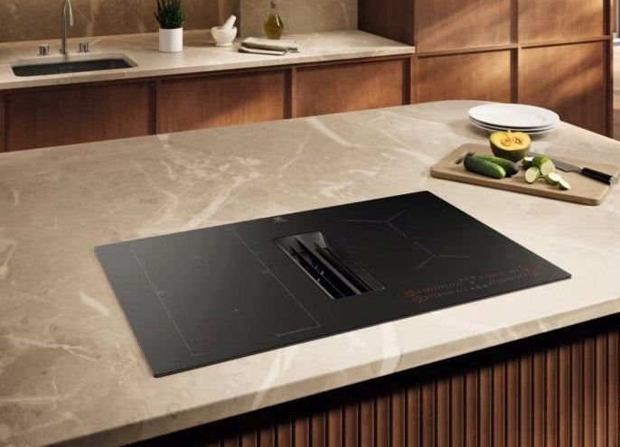 Индукционен котлон с вграден абсорбатор ELECTROLUX ECC83443CZ SaphirMatt черен мат 80 см