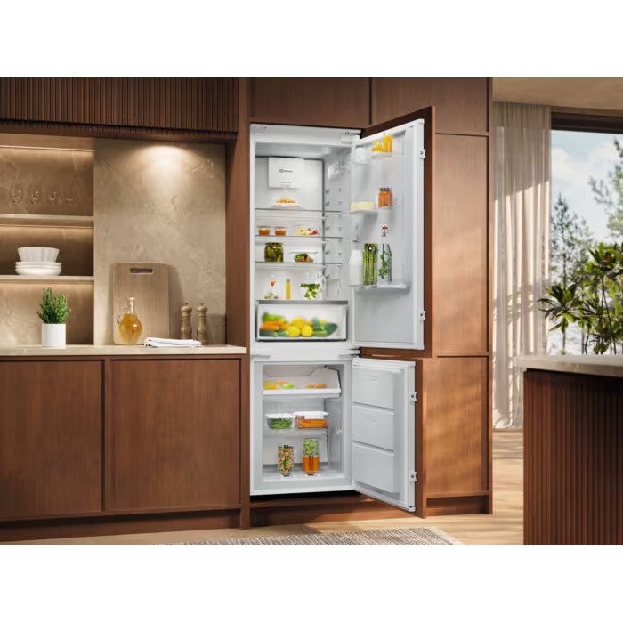 Вграден хладилник с фризер Electrolux ENA7CE18S3 , 248 l, E , No Frost , Бял , Да