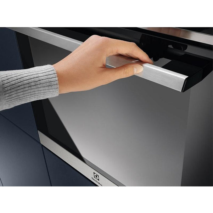 Фурна за вграждане Electrolux EOD6P77WX , Push бутони , 72 , А+ , Пиролиза