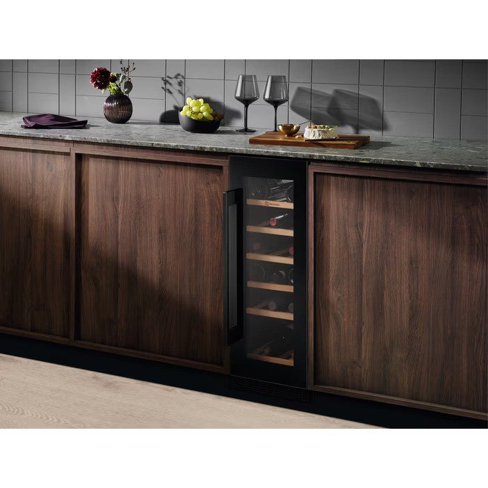 Вграден охладител Electrolux EWS4020B5B , 58 l, G , Да , Черен