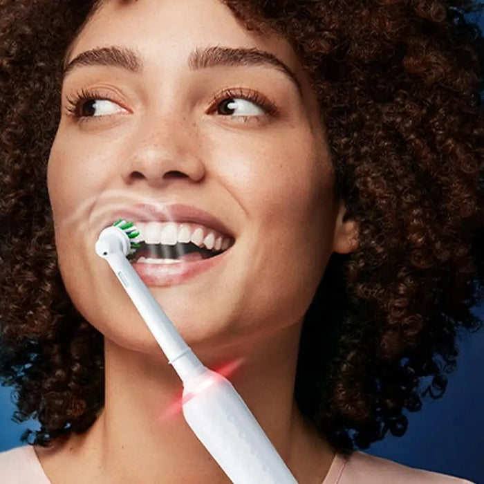 Електрическа четка за зъби Oral B Pro 3000 CrossAct.