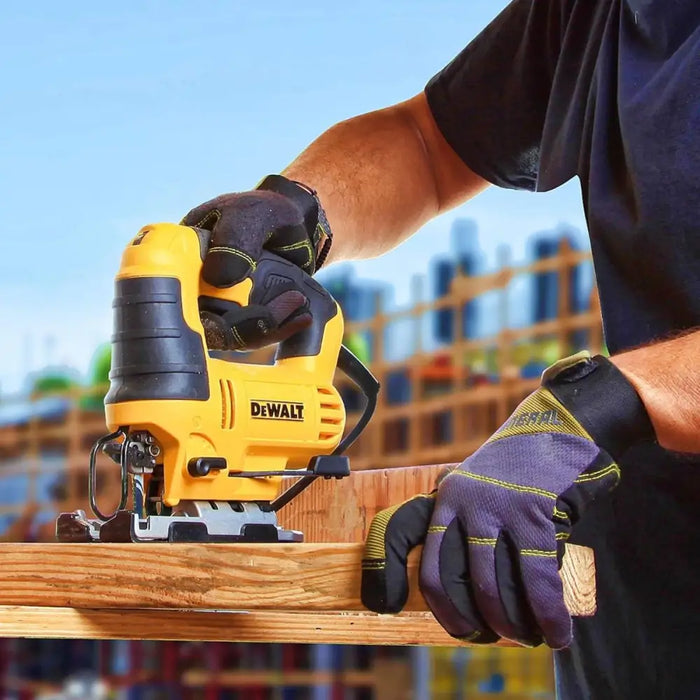 ЕЛЕКТРИЧЕСКИ ПРОБОДЕН ТРИОН 650W DEWALT