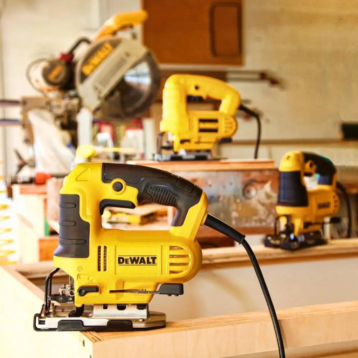 ЕЛЕКТРИЧЕСКИ ПРОБОДЕН ТРИОН 650W DEWALT