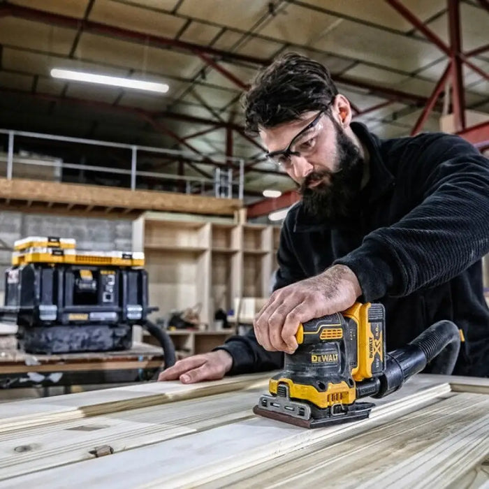 Ексцентрикова орбитална шлайфмашина 18V DCW200NT DEWALT