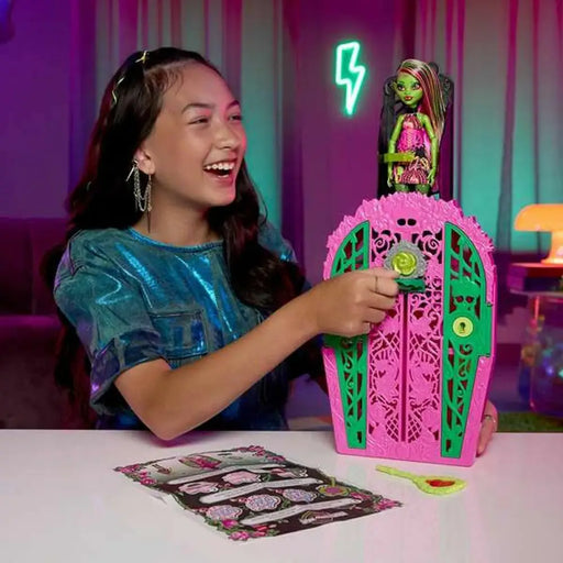 Фигурки на Герои Mattel