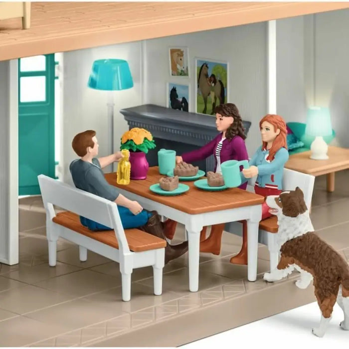 Фигурки на Герои Schleich