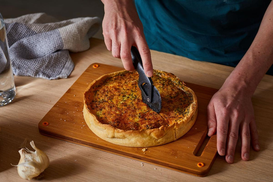 НОЖ ЗА РЯЗАНЕ НА ПИЦА FISKARS
