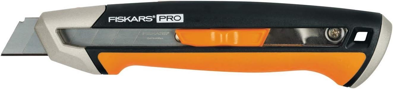 Универсален макетен нож Fiskars - CarbonMax, 18 mm
