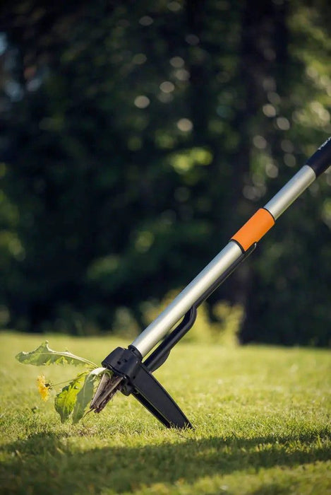 Изкоренител за плевели с телескопична дръжка Fiskars - Smartfit