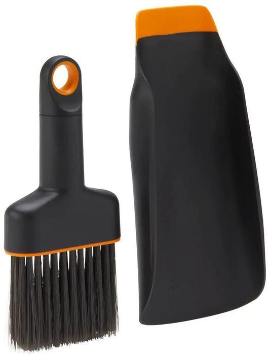 Комплект четка и лопатка за почва Fiskars - Urban