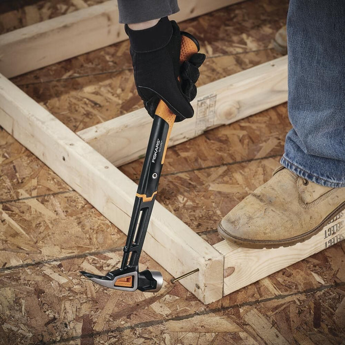 Кофражен чук Fiskars - Pro IsoCore, 0.624 kg, размер XXL