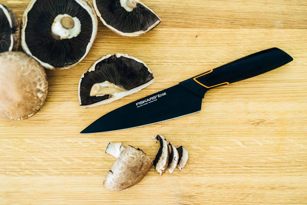 Малък готварски нож Fiskars - Edge, 15 cm