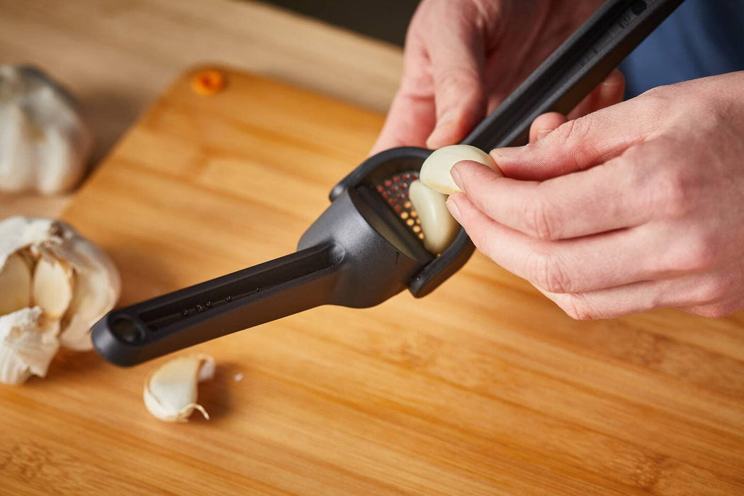 Преса за чесън Fiskars - Functional Form