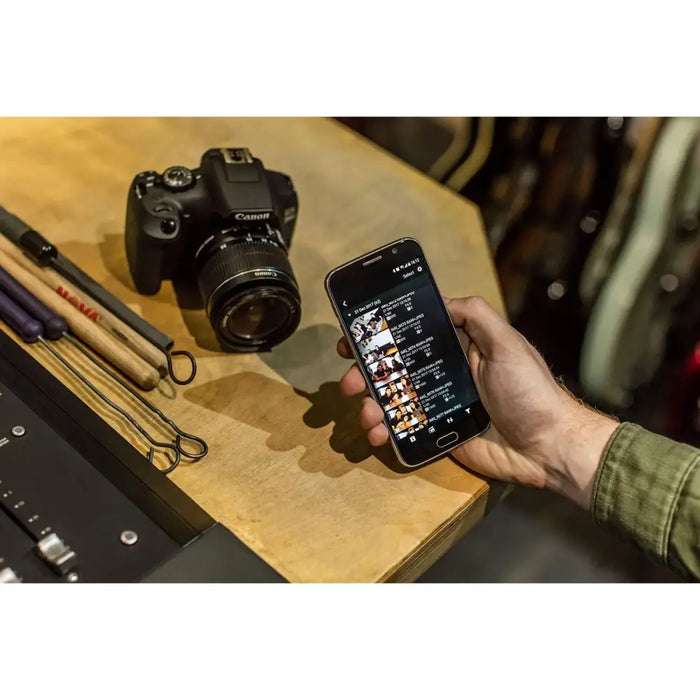 Фотоапарат Рефлекс Canon EOS2000 18-55IS