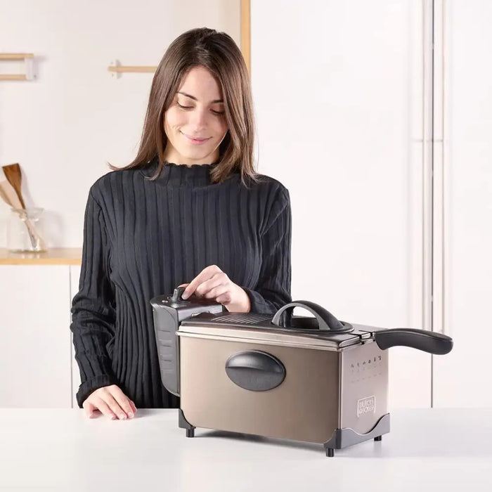 Фритюрник Black + Decker BXDF2100E
