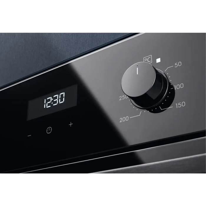 Фурна с катализатор Electrolux EOF5C50BZ 65 L черна
