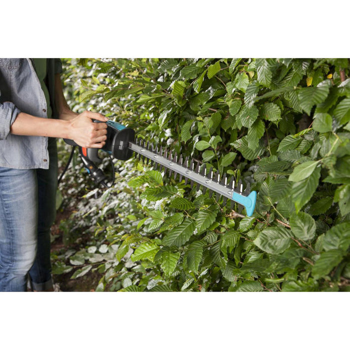 ЕЛЕКТРИЧЕСКИ ХРАСТОРЕЗ GARDENA EASYCUT 420/45 420 W, 45 см, СТЪПКА НА НОЖА 18 мм