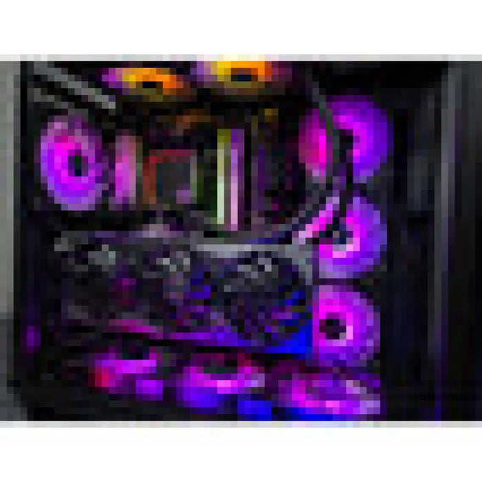 Гейминг настолен компютър с течно охлаждане на процесора