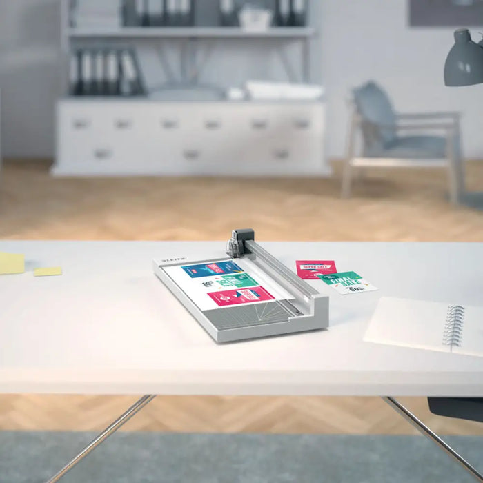 Голяма ръчна ножица Leitz Precision Home Office A4 Антрацит