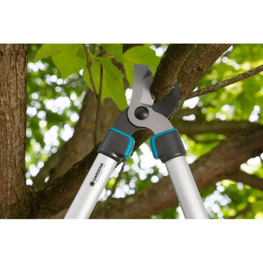 ГРАДИНСКА НОЖИЦА ЗА КЛОНИ ТЕЛЕСКОПИЧНА GARDENA 12005-30