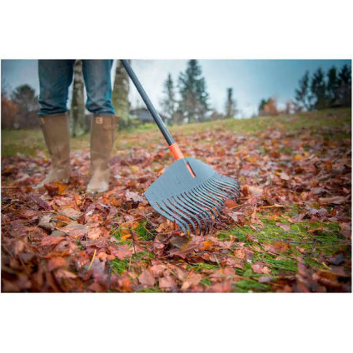 ГРАДИНСКО ГРЕБЛО С ДРЪЖКА FISKARS FS 135016