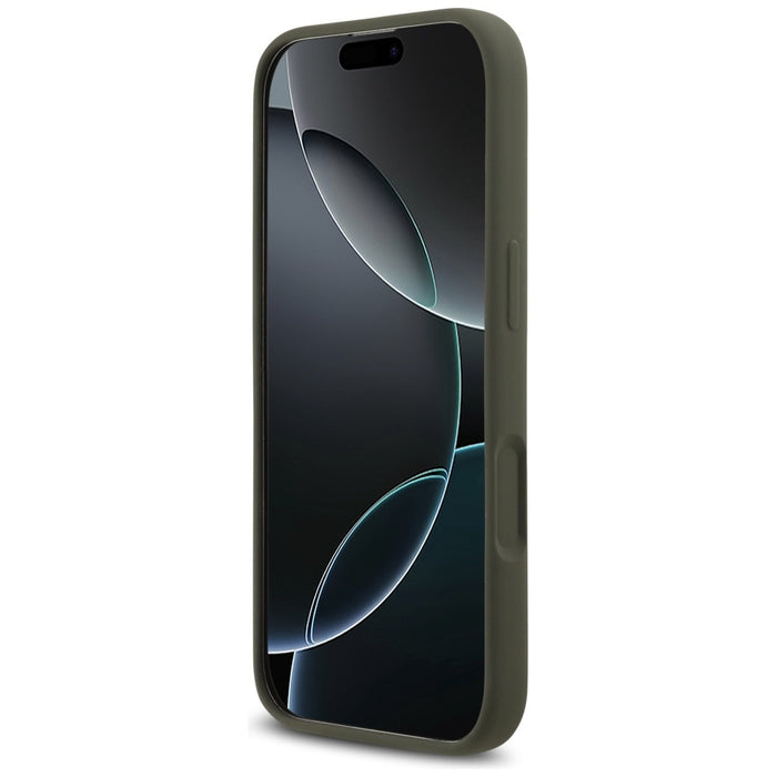 Силиконов калъф Guess с триъгълно лого MagSafe за iPhone 17 - зелен