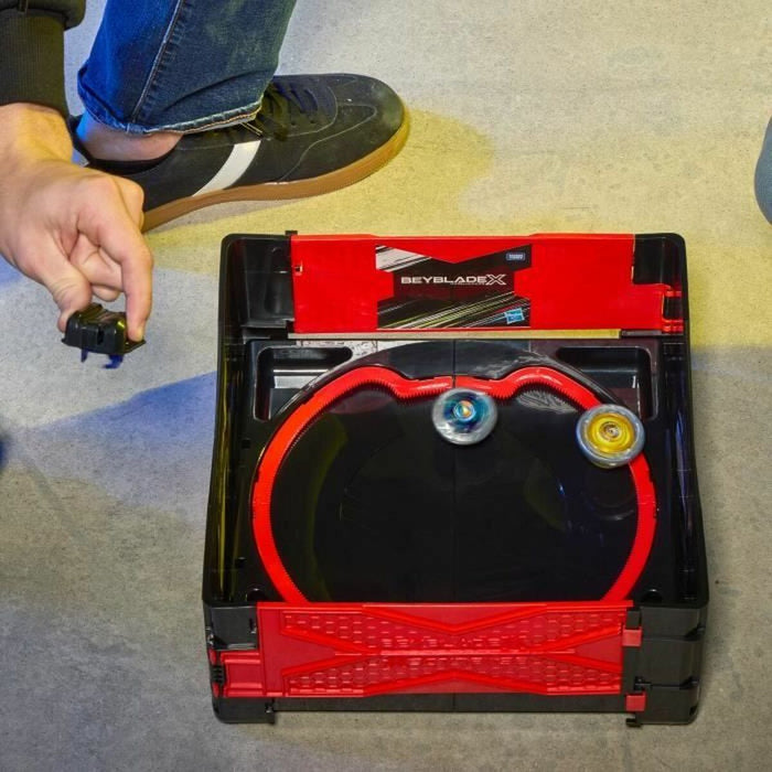 Фигурки на Герои Hasbro Beyblade