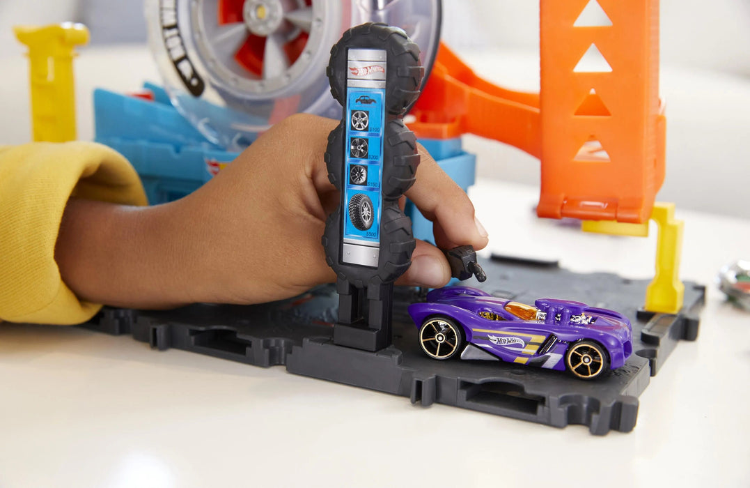 Игрален комплект Mattel Hot Wheels - Mодерен градски център за гуми
