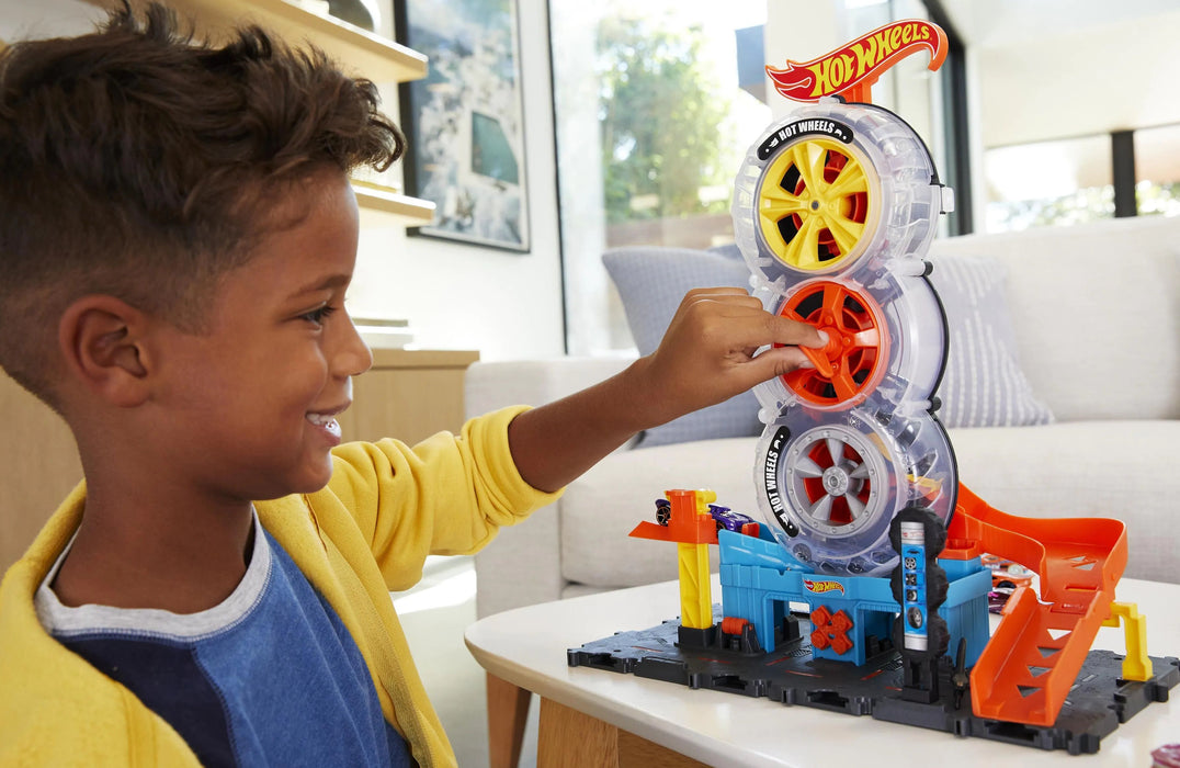 Игрален комплект Mattel Hot Wheels - Mодерен градски център за гуми