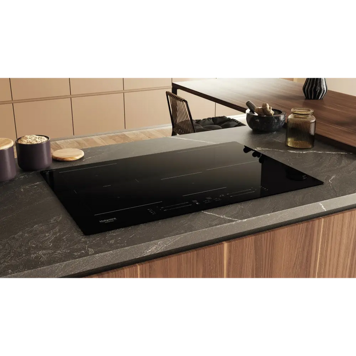 Hotpoint Ariston HS 1377C CPNE Черен Зонален индукционен