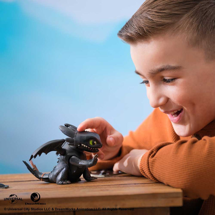 HOW TO TRAIN YOUR DRAGON Интерактивен мини дракон с 25 звука