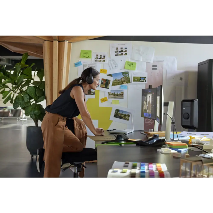 HP EliteBook 1040 14 инча преносим компютър G11 Intel Core